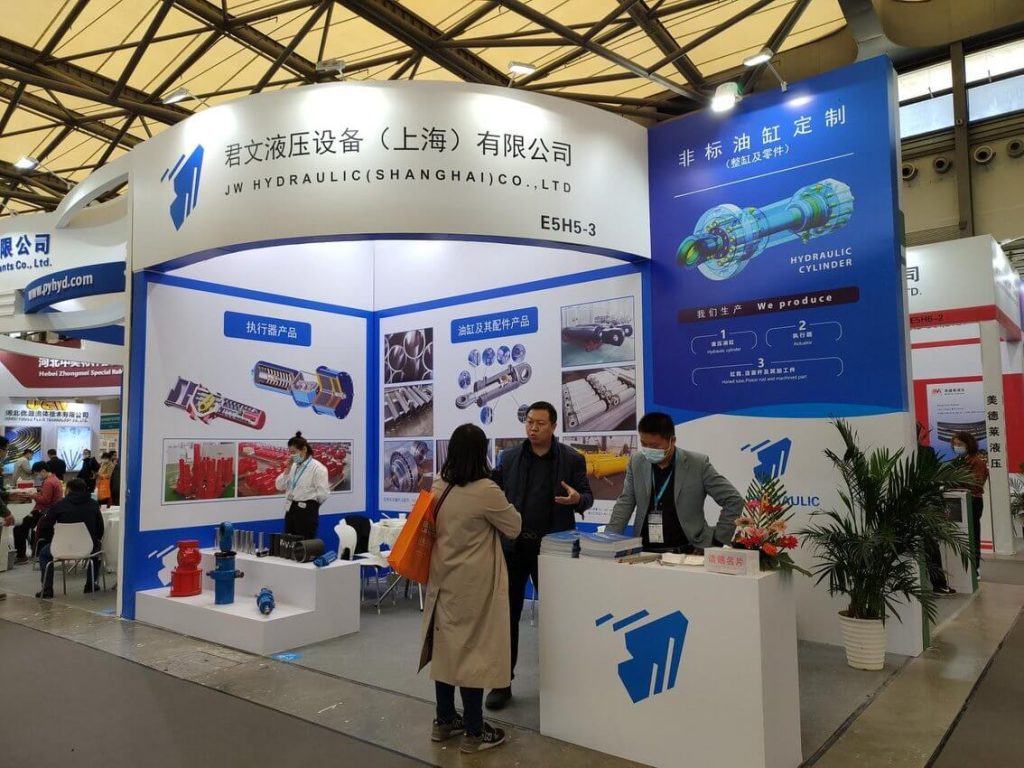 JW Group with hydraulic cylinder in exhibition