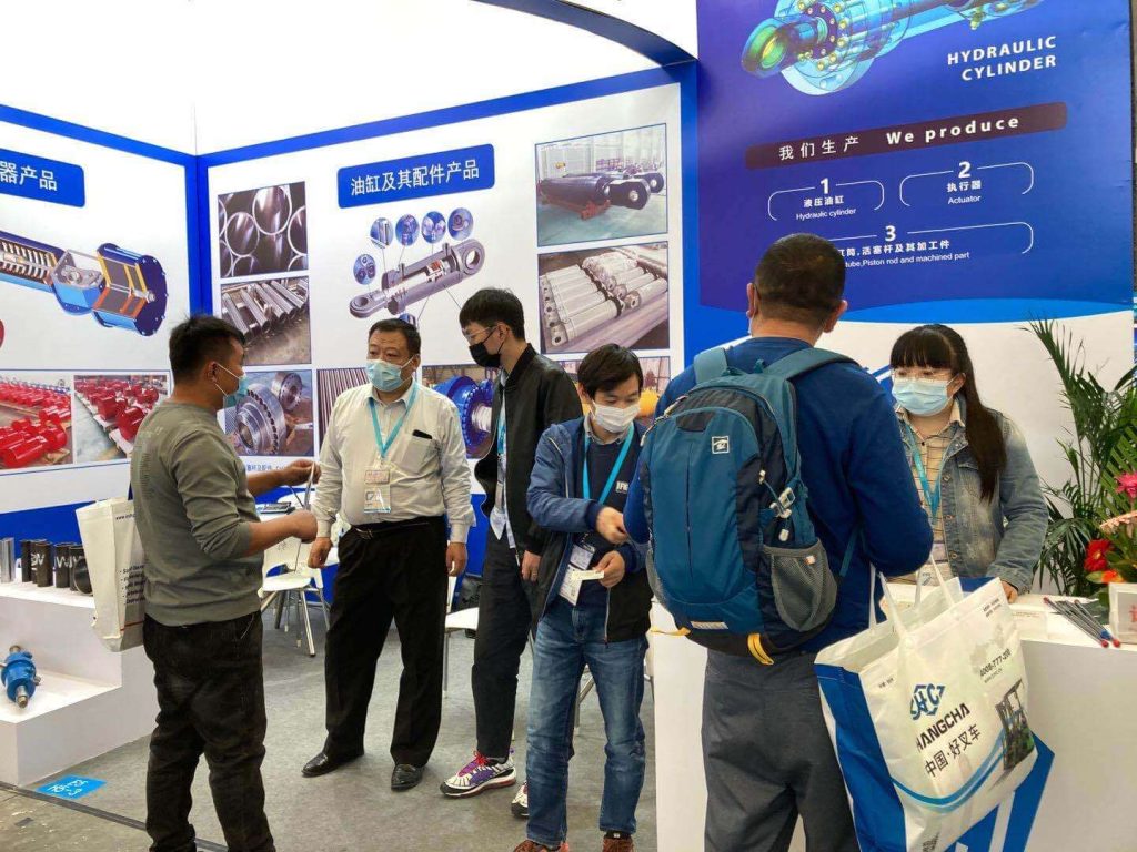 JW STEEL with custom hydraulic cylinder in exhibition